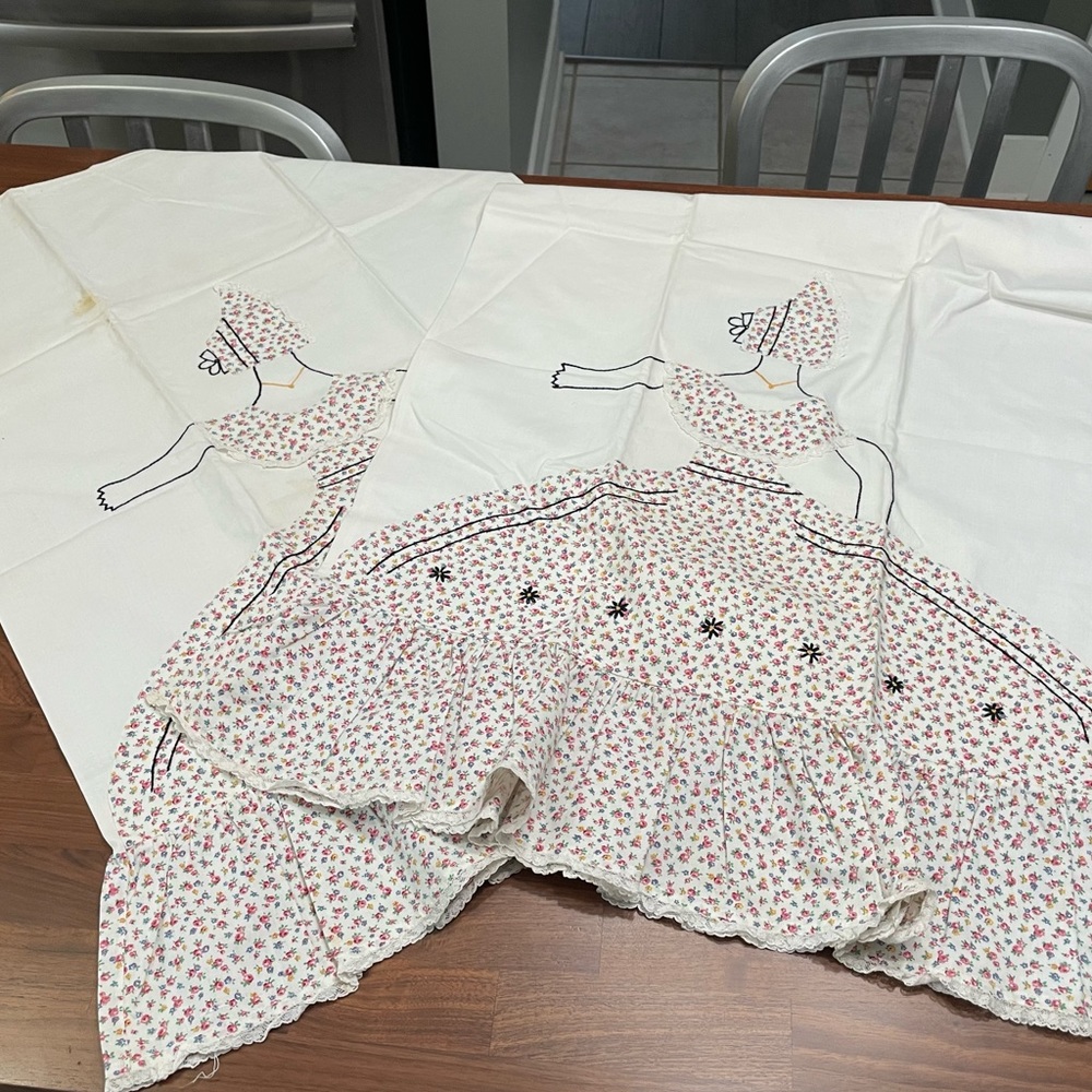 Antique southern Belle Appliqué pillow case pair.  29”x 20 1/2”